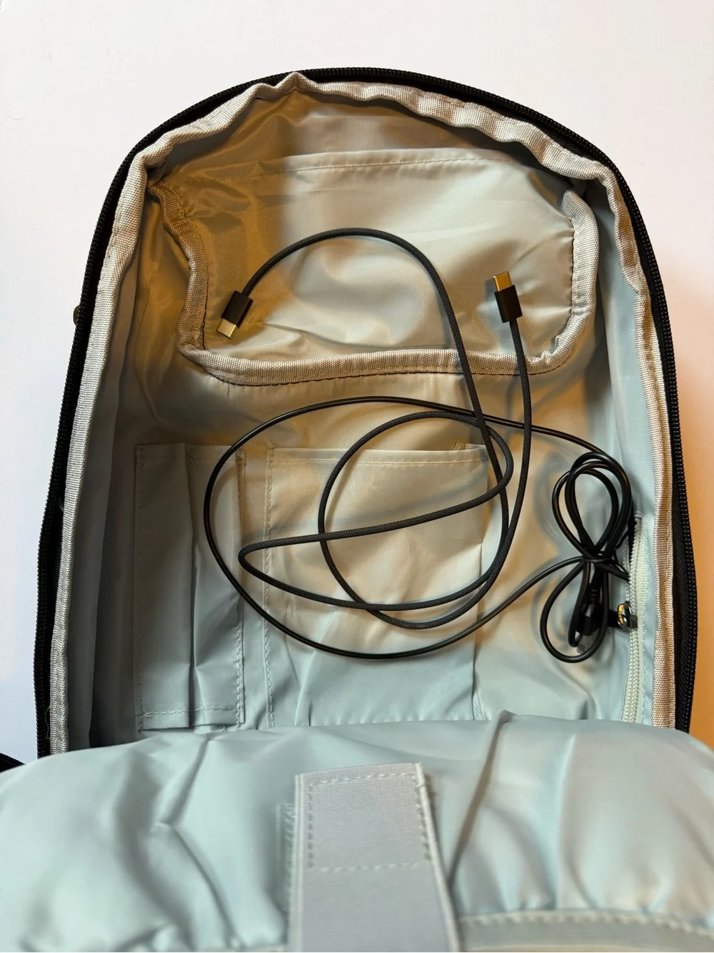 SCHKLEIER SLING BAG BLACK CROSSBODY ANTI THEFT USB BACKPACK LAPTOP EUC